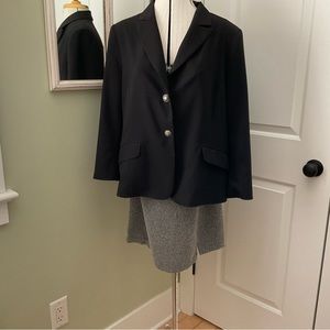 BLACK JACKET AND TWEED SKIRT SUIT, SIZE: JACKET 44, SKIRT L/G